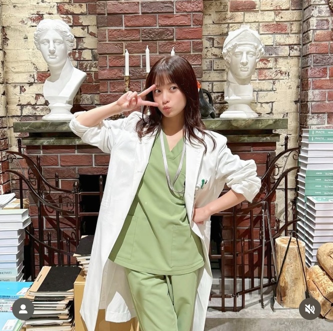 Instagram:橋本環奈(@kannahashimoto.mg)より