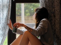 【心理テスト】思い出に浸りたいときは何を見る？　「あなたが孤独を感じる時」