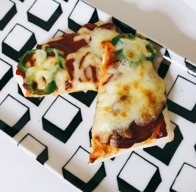 「なんちゃってコメダ風ピザトースト」