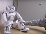 ロボットの陰部を触ると⇒　人間は興奮することが証明された！