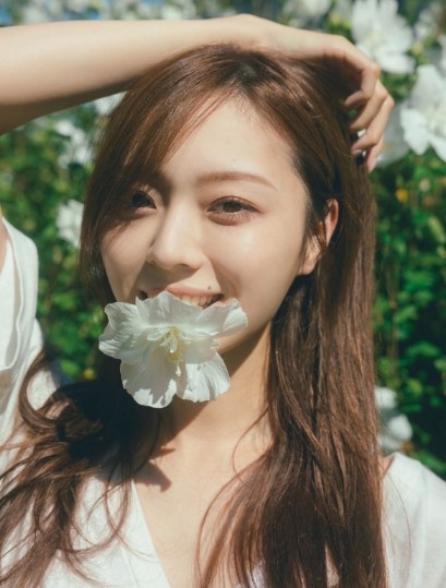 Instagram:梅澤美波(@ume_minami.official)より