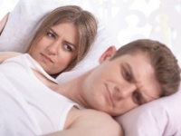 初めてみる彼女の下着がセクシー系だったら、男子は「喜ぶ」or「萎える」？
