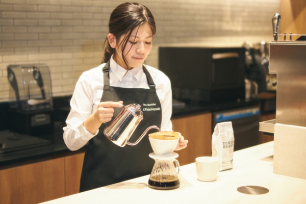 日本にたった5人しかいない、スターバックスの「コーヒースペシャリスト」とは？　本人に直撃取材してみた