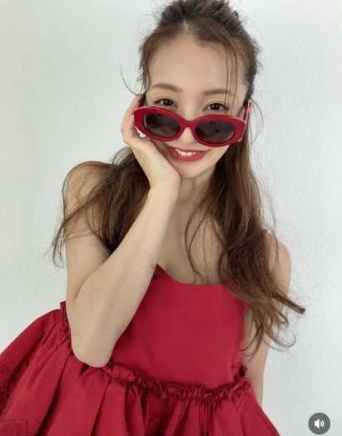 Instagram:板野友美(@tomo.i_0703)より