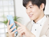 そんなことしてたの!?　デート中、男子がスマホでしてること・6つ