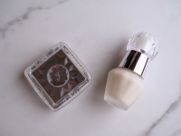 肌の凹凸どこいった!? 光を味方にするジルスチュアート新作ベースメイクを試してみた