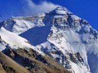 エベレストの氷が解けてあらわになった無数の登山家の遺体（ネパール）