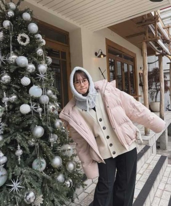 Instagram:川栄李奈(@rina_kawaei.official)より