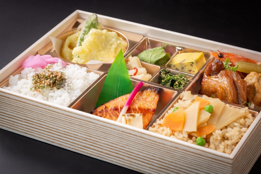 大学で『仕出し弁当』食べた130人発症　「ノロウイルス集団食中毒」　5人入院・69人医療機関受診