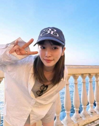 Instagram:川栄李奈(@rina_kawaei.official)より