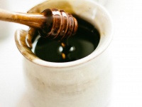 ハチミツを使った美肌術