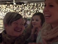 こんなところからメリークリスマス！ドイツのスーパーマーケットのレジ前で起きたうれしいサプライズ！