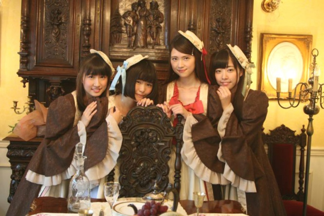 左から古瀬瑠希、室井ゆう、大友千里菜、櫻井悠
