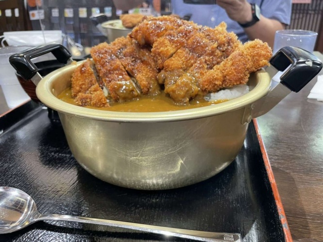 フードファイターでもないと食べきれなさそう...