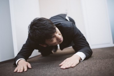 出直して来い！　会社でマナー違反だと思った男性の服装や髪形9