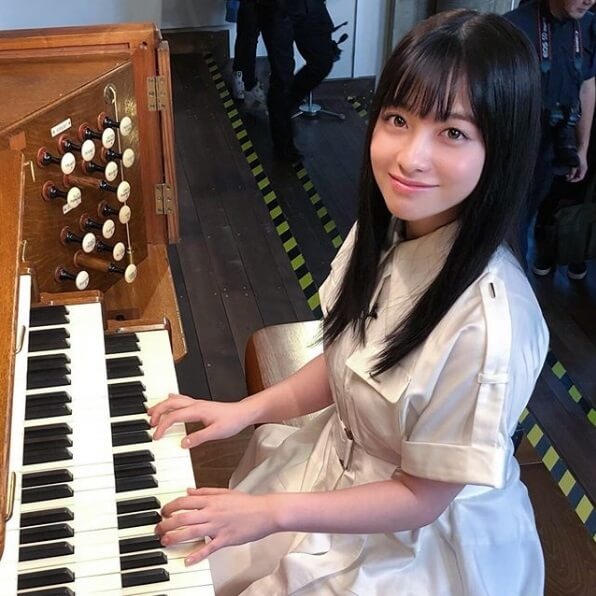 インスタグラム：橋本環奈(@kannahashimoto.mg)より