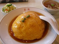 天津飯。画像はイメージ（Hajime NAKANOさん撮影、Flickerより）
