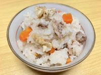 【裏技】炊飯器に○○を入れてお米を炊くだけで「おこわ」が作れる!? まるで魔法のようなレシピに話題沸騰
