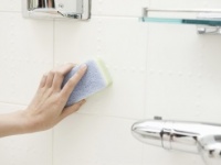 こびりつくと掃除が大変！　お風呂のカビ防止方法3選