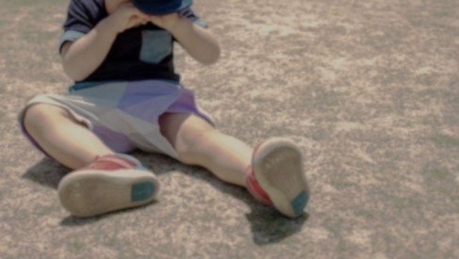 長男まで泣き出して...(画像はphotoACより)