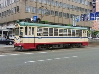 路面電車に室外機は積まんでしょう普通（画像は通常の土佐電気鉄道200形電車, Yamaguchi Yoshiakiさん撮影, Wikimedia Commonsより