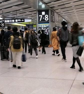 「大学入試のために都会へ出てきた私。駅で後ろにいたおじさんに声をかけられて」（島根県・10代男性）
