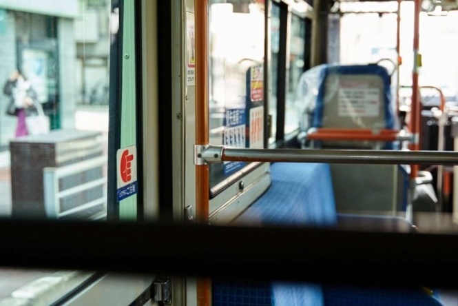 お気に入りの席は、もちろん「一番前」(画像はイメージです)