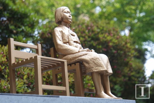 慰安婦像