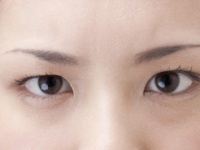 あまりにも配慮がなさすぎ！　ドン引きしたお葬式でのNG行動9
