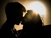 「既婚者からの突然のキス」正しい対処法