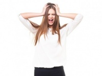 みんな意外にやらかしてる！　ストレスが原因で暴走した瞬間5選「残業中に○○した」「○○を投げ飛ばした」