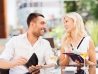 初デートはおごり？　割り勘？　男と女の「デートのお会計」事情