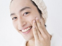 キスの準備!?　実はデート前に男性がこっそりしていること10