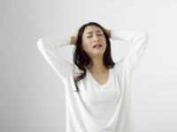 過去の自分を殴りたい！　独身時代のムダなお金TOP4