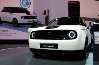 「ホンダe」ホンダの量産型電気自動車を発表！２０１９東京モーターショーで国内初公開！