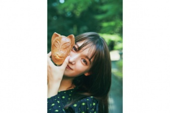 トラウデン直美の素顔を公開。初のフォトブックが発売