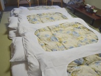 朝起きて、布団を畳まむか、畳まないか、...それが問題？