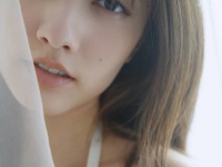 谷まりあ、“かわいいとセクシー”が詰まった初の写真集を発売！