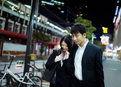 飲み会で女子にモテるのはどっち？　「目立つ男子」or「控えめ男子」