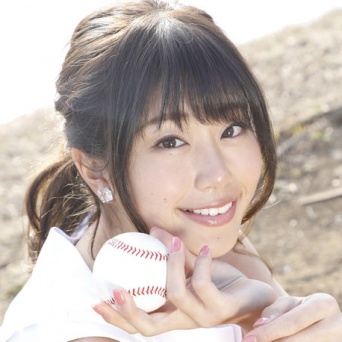 所属事務所プロフィール写真より