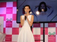 水原希子、「めまぐるしい1年だった」と今年を振り返る