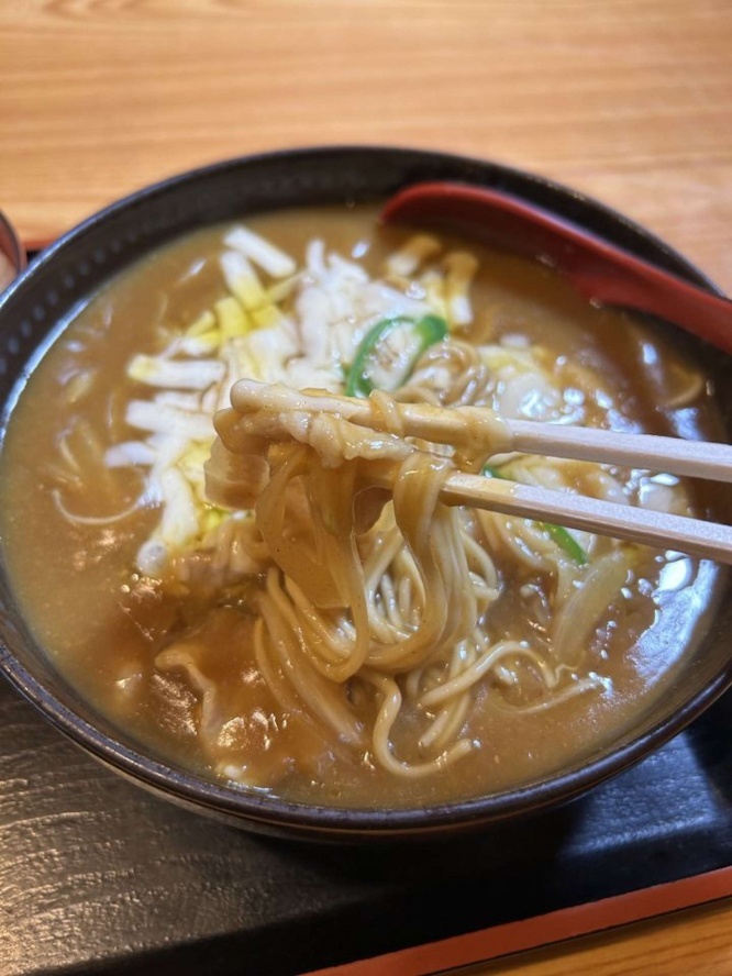 カレーの香りがなんとも食欲を刺激する