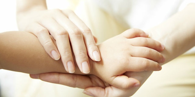 親が子どもの肌を思う