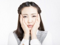 やだ、モゾモゾしちゃう……！　はじめてナプキンをつけたときの感想4選