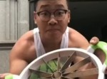 必見！　スイカを“あっという間”にカットする方法がスゲー！