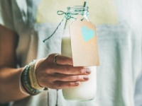 アーモンドミルクって美容にいいの？　管理栄養士が回答！