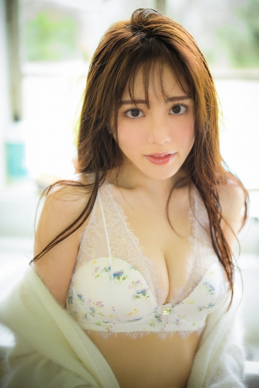 ⒞谷あさこ1st写真集『Chérie』