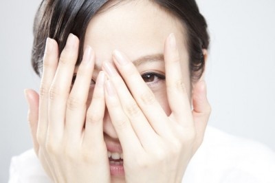 やだっ、見られちゃった……！　彼氏にムダ毛を指摘されて恥ずかしかった瞬間4選