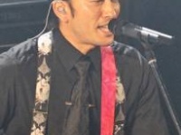 TOKIOが新曲「クモ」を披露！