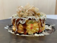 まるでケーキ（お好み焼き・鉄板バル メレンゲ公式Instagramより）